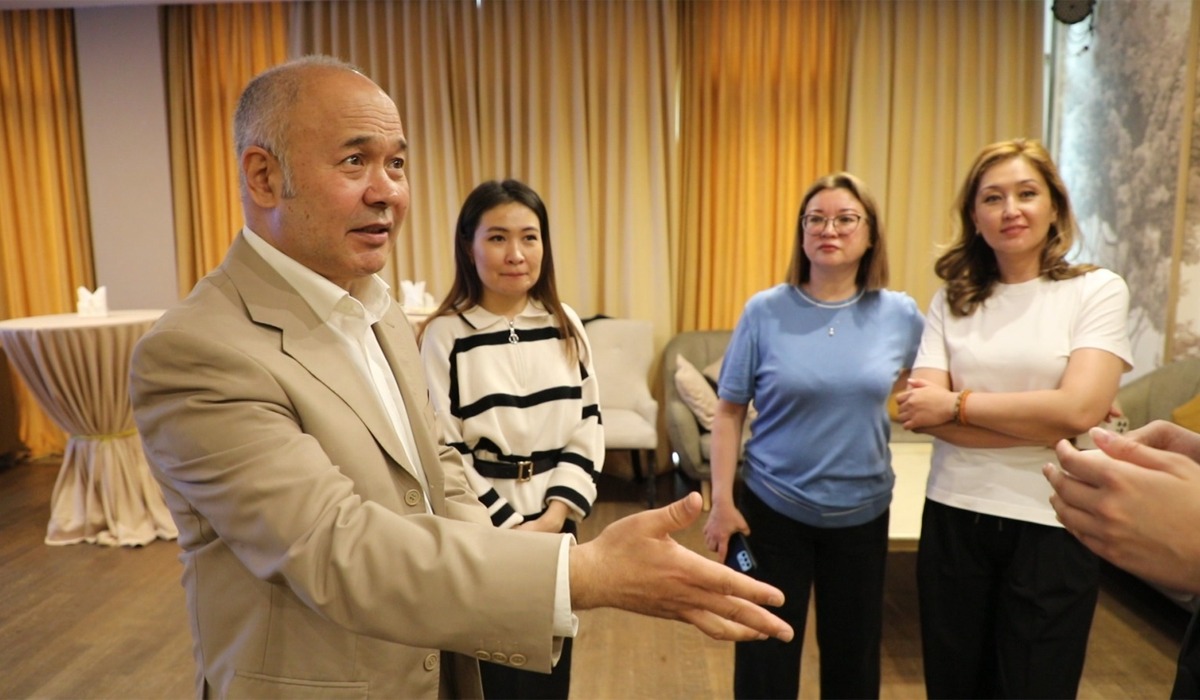 Ол аузына сиқырды, есегіне әтешті алды.